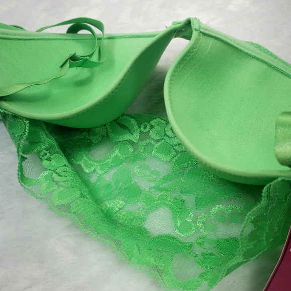 NWT Queen's Green lace Beautiful Bra Size 38B - Picture 7 of 9